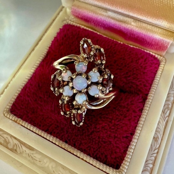Antique Estate Fire Opal Ring Solid 10K Gold Estate Flower Setting Opals/Garnets - Picture 13 of 13